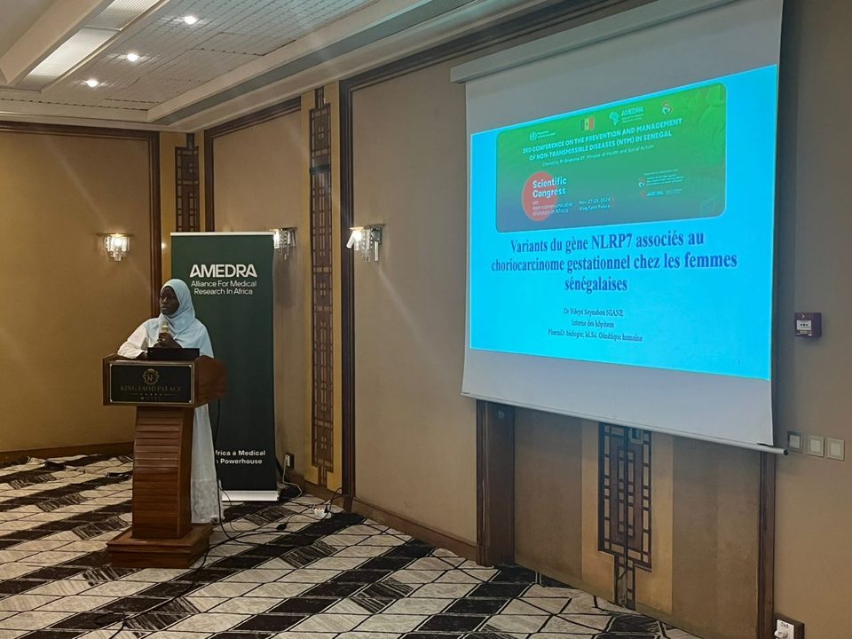 A research presentation during the scientific session at King Fahd Palace, Dakar